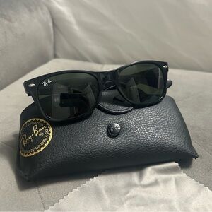 Ray-Ban Classic Black Sunglasses with Case